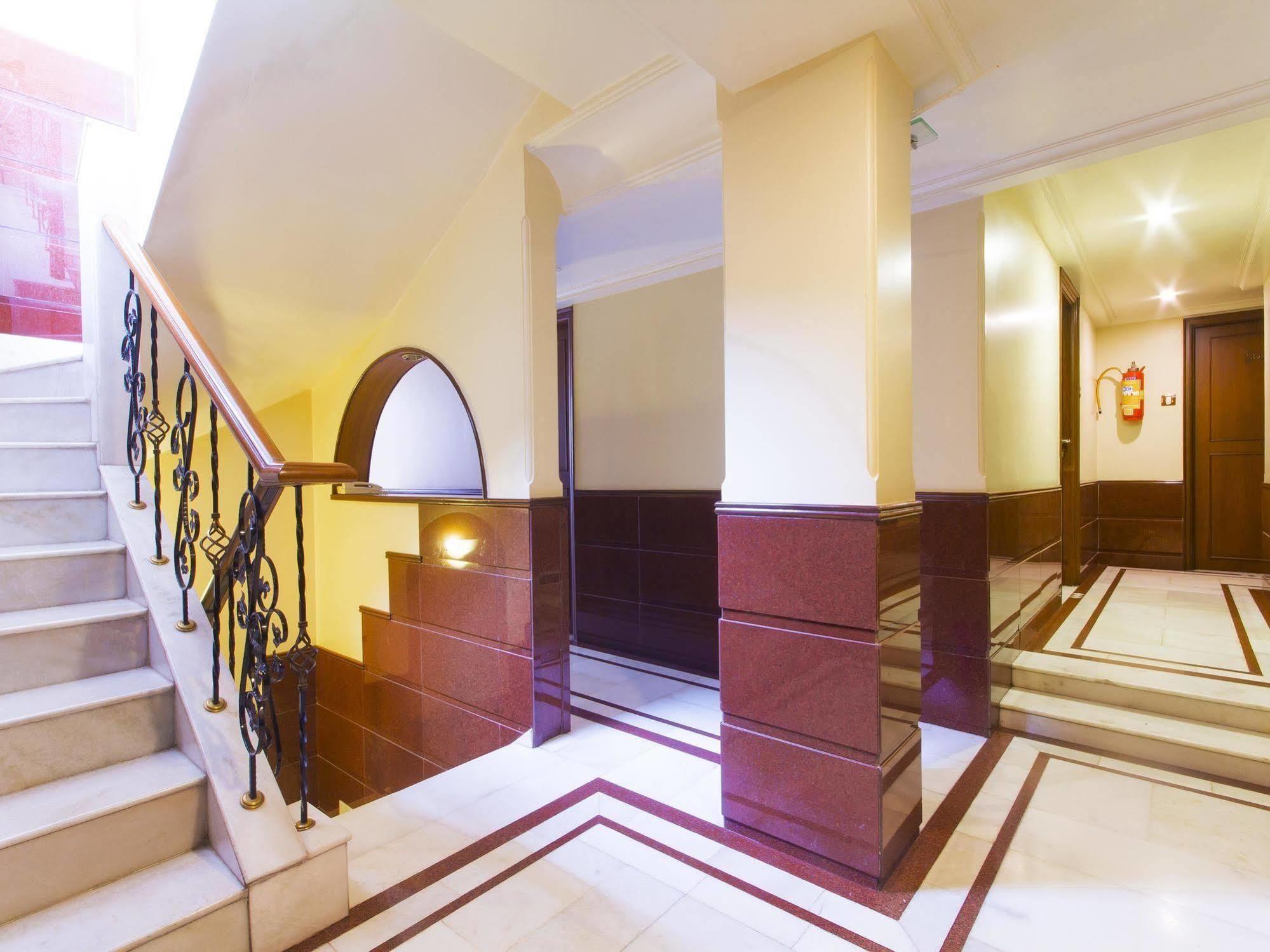 Hotel Ashray International, Sion - Near Bkc Bombay Exterior foto